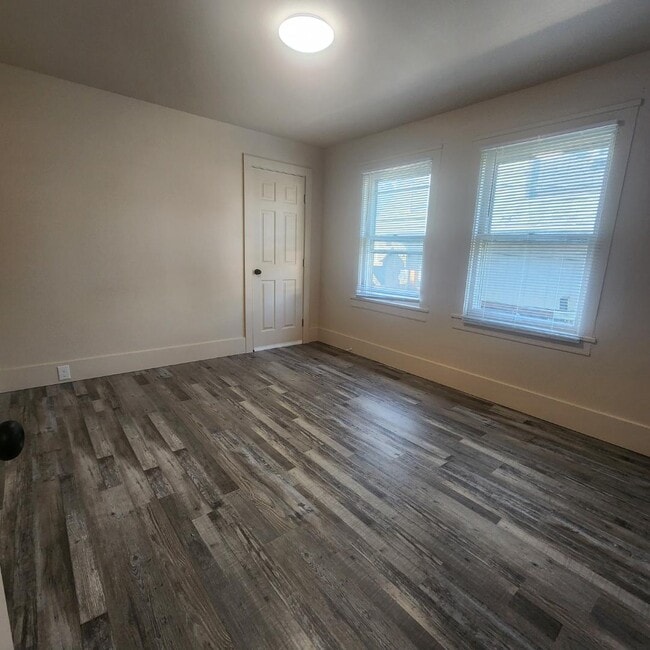 Building Photo - 112 Arvon Ave