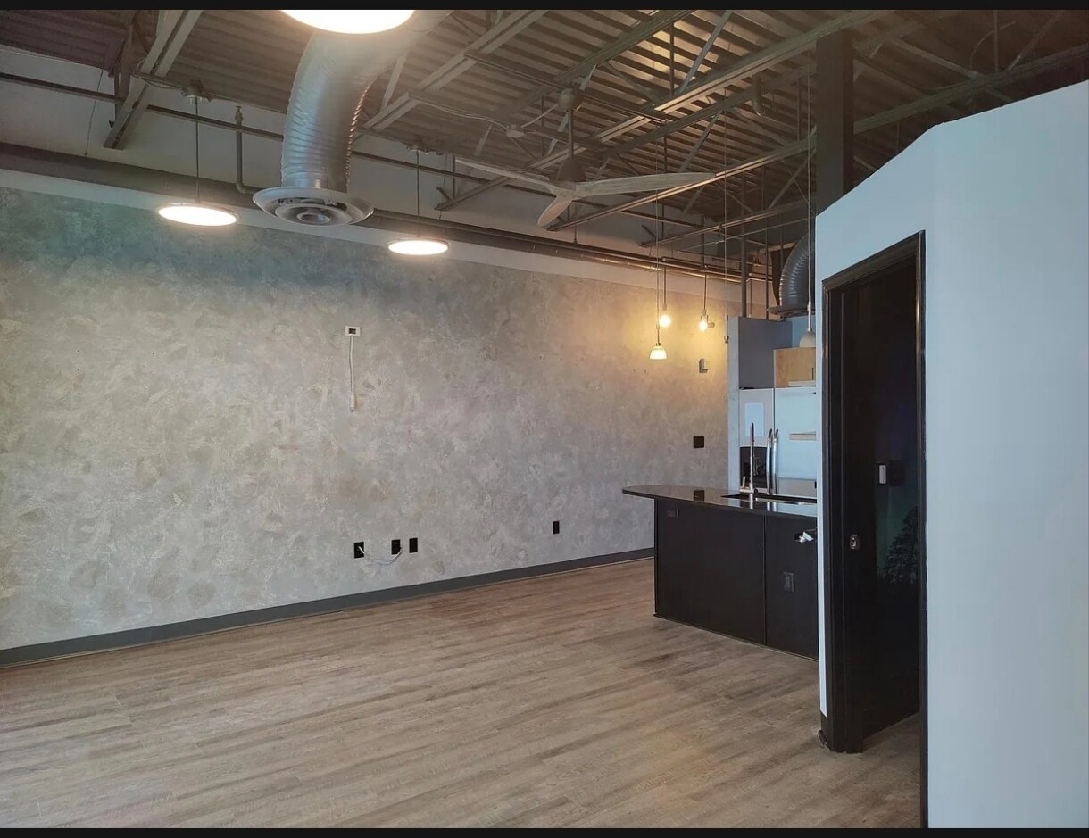 Building Photo - 5200 Peachtree Rd
