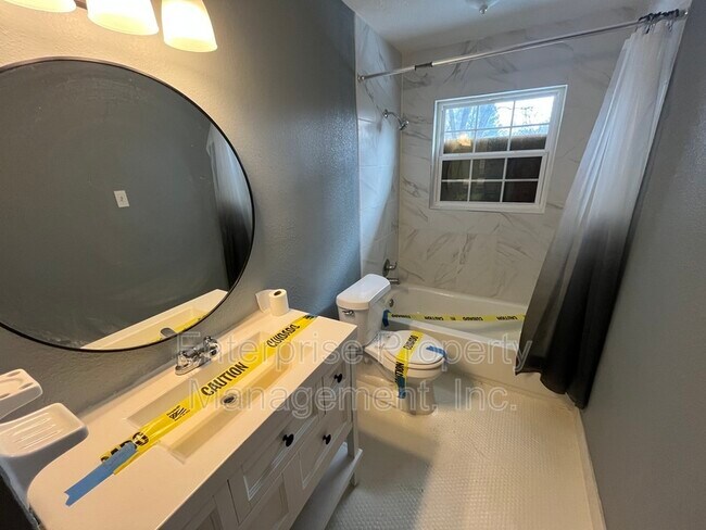 Building Photo - 3441 Piney Woods Ave