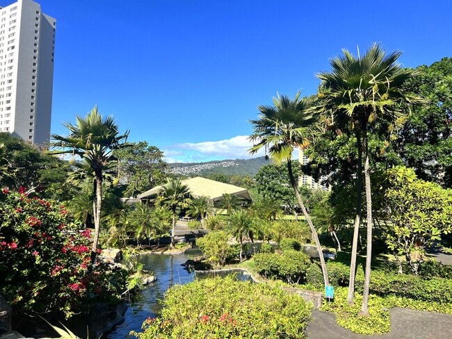 Building Photo - Kukui Plaza - 3 Bedroom 2 Bath 1 Parking