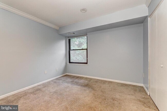 Building Photo - 5870 Thunder Hill Rd
