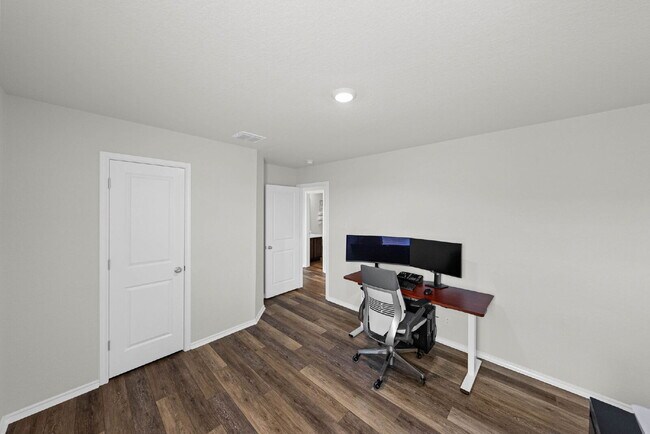 Building Photo - Located in the vibrant Valley Ranch commun...