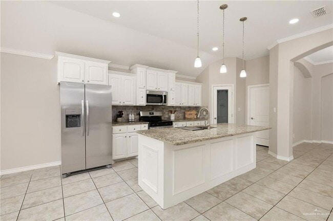 Building Photo - 5524 Xenops Ave