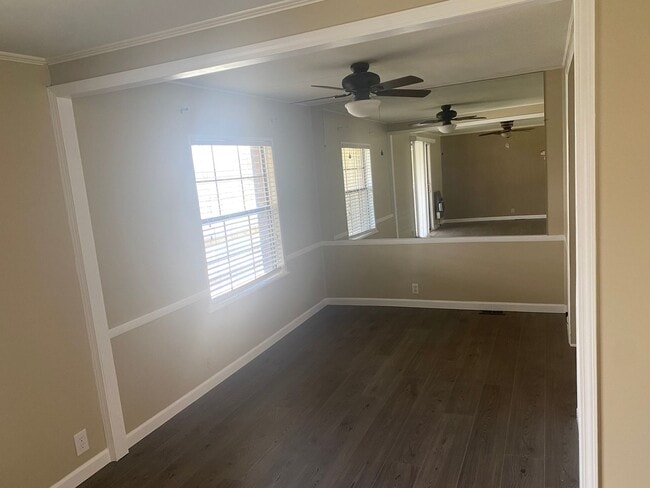 Building Photo - Waterfront 3 bedroom 2 bath