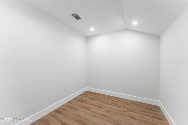 Building Photo - 4308 Worth Dr E