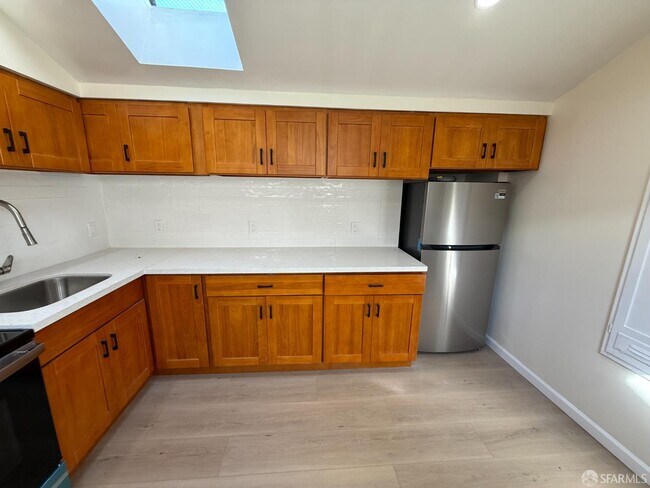 Building Photo - 258 Dorland St