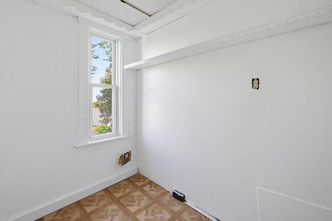 Building Photo - 12R Granite Street Unit 2