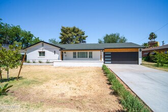 Building Photo - 4028 E Edgemont Ave