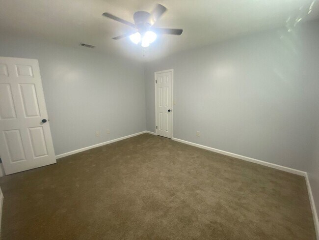 Building Photo - 707-713 N 9th St