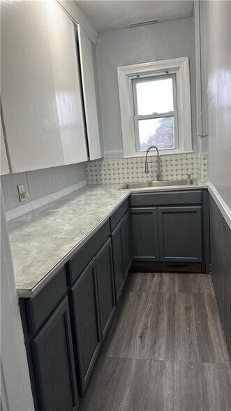 Building Photo - 14 Sabra St