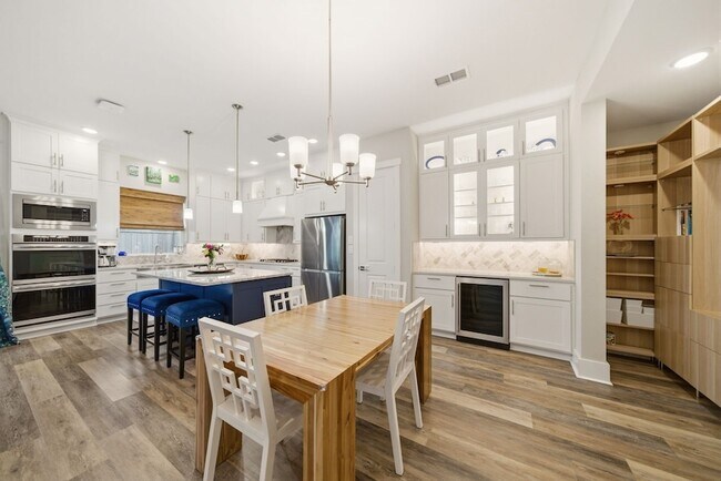 Building Photo - 1417 Biondo Way