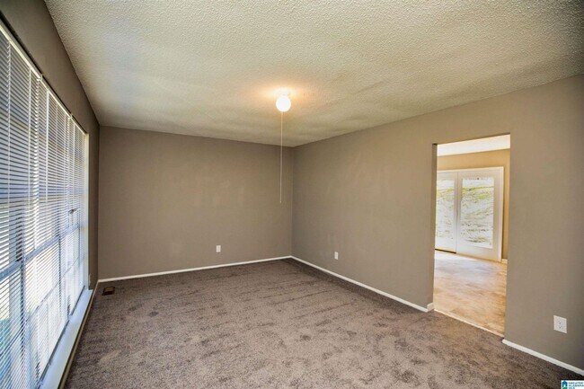 Building Photo - 960 Minor Dr