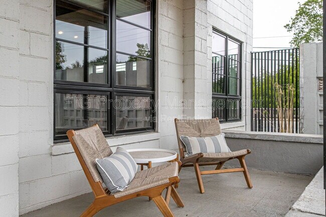 Building Photo - 3415 N Broadway