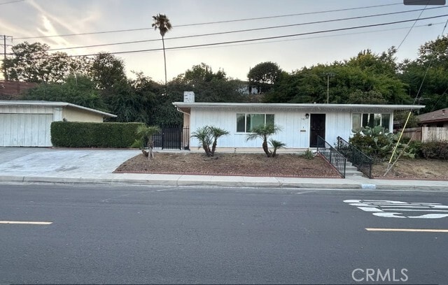 Primary Photo - 183 W El Repetto Dr