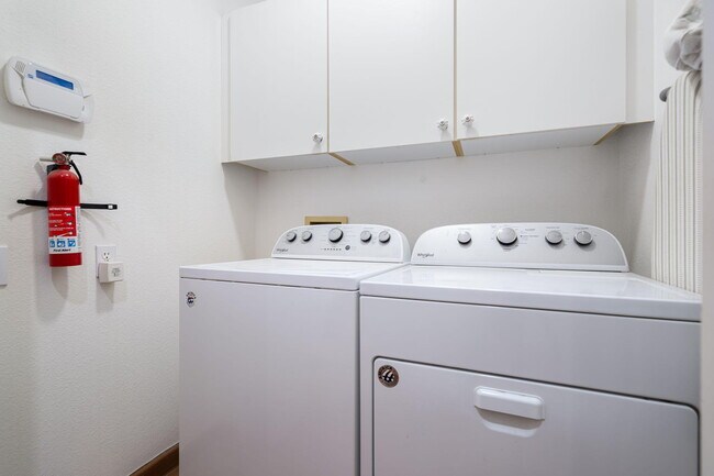 Building Photo - 53845 Avenida Cortez