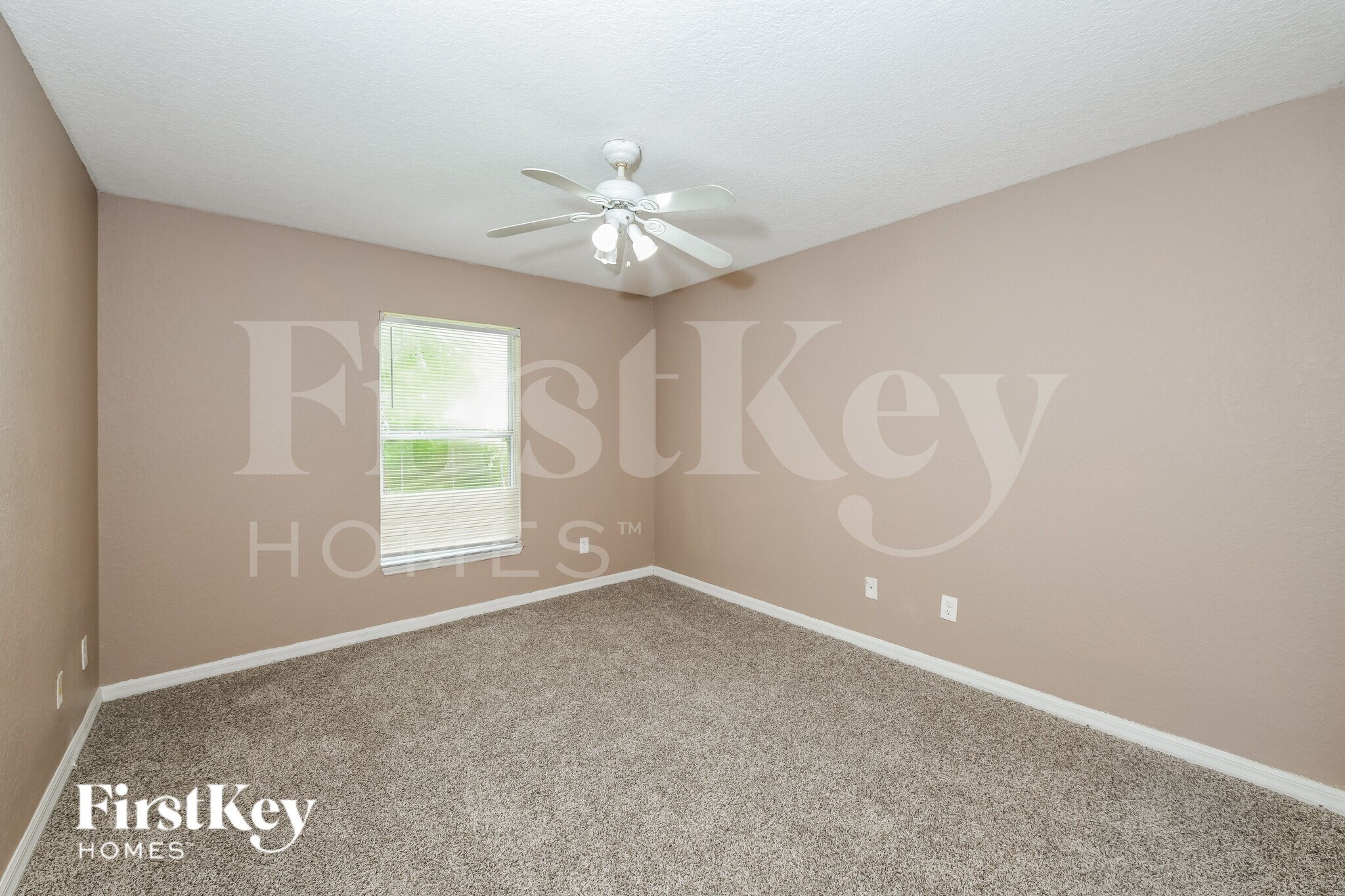 Building Photo - 325 Crabtree Ave