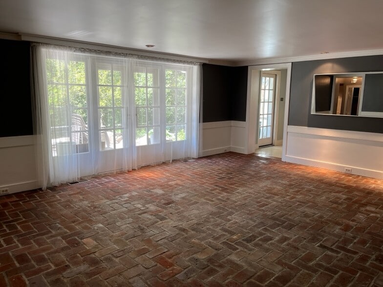 Living Room - 2 River Rd