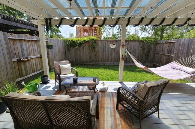 Building Photo - 3905 Tulane Oak Dr