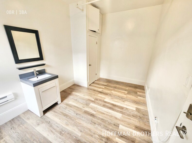 Building Photo - 124 Waverly Pl