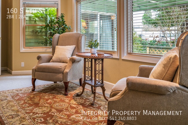 Building Photo - 160 S 4th St