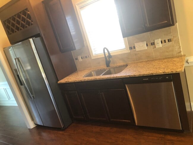 Building Photo - 1148 Yellowwood Dr