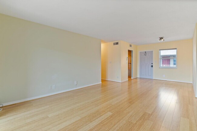 Building Photo - 1510 SE 15th St