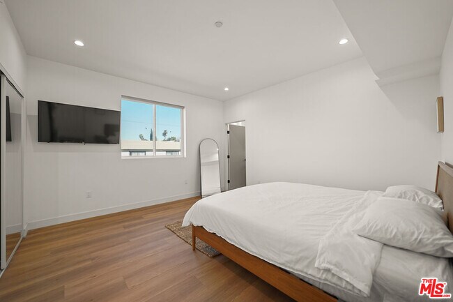 Building Photo - 13692 Erwin St