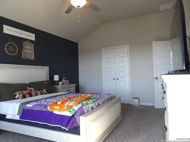 Building Photo - Beautiful and Spacious 4 Bedroom