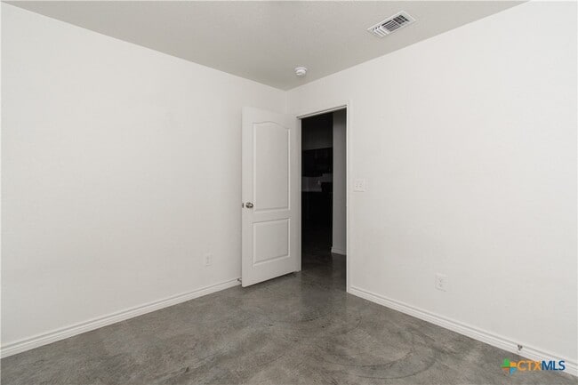 Building Photo - 1004 Barbara Jordan St