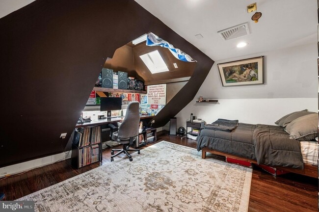 Building Photo - 217 Wayne Ave