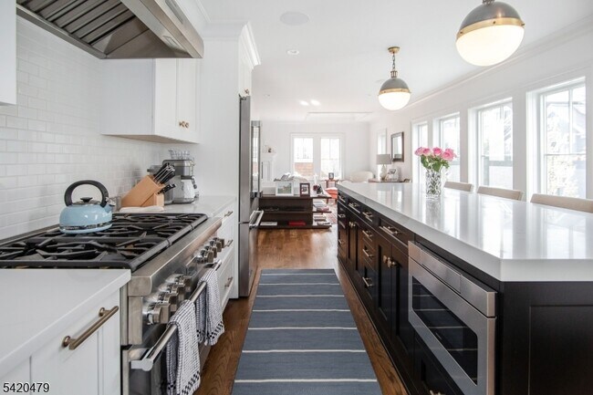 Building Photo - 113 Washington St