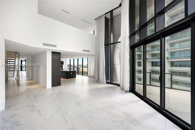 Building Photo - 1000 Biscayne Blvd