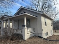 Building Photo - Newly Renovated One Bedroom With Parking And Large Yard
