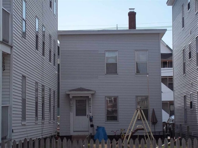 Primary Photo - 231 Spruce St