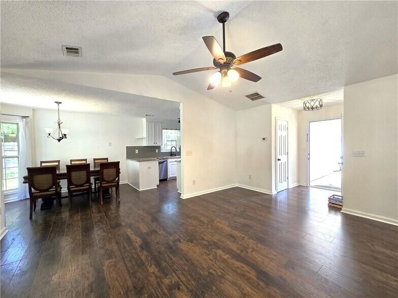 Building Photo - 245 Crofton Ridge