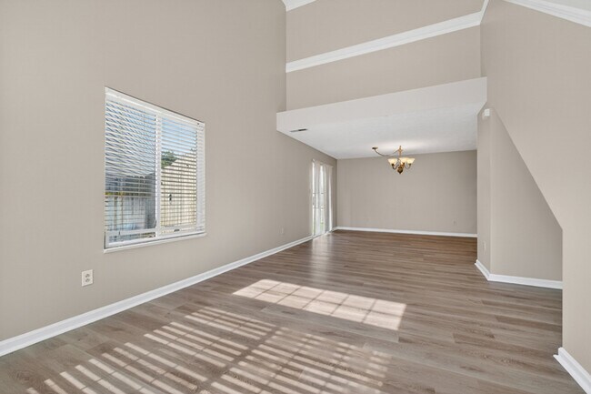 Building Photo - Light-Filled Fishers Home with Fenced Yard