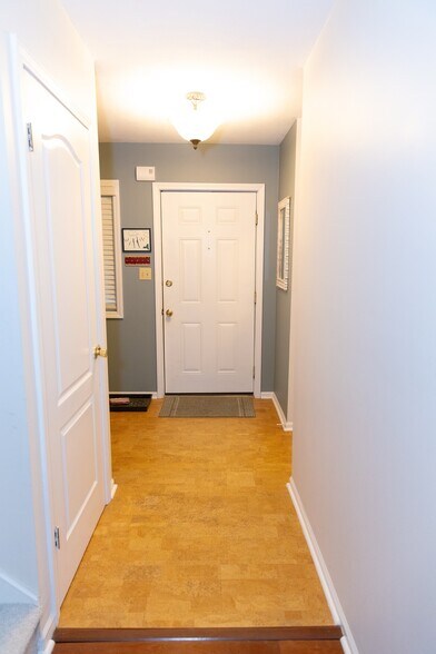 Main Entrance/Mud Room - 83 Whitetail Dr