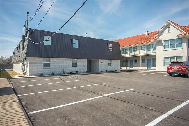 Building Photo - 1515 Bennett Ave