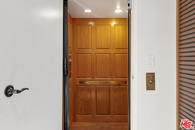 Building Photo - 4491 Gayle Dr