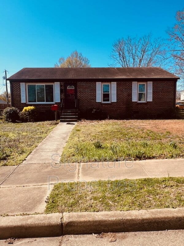Primary Photo - 1805 Maplewood Ave