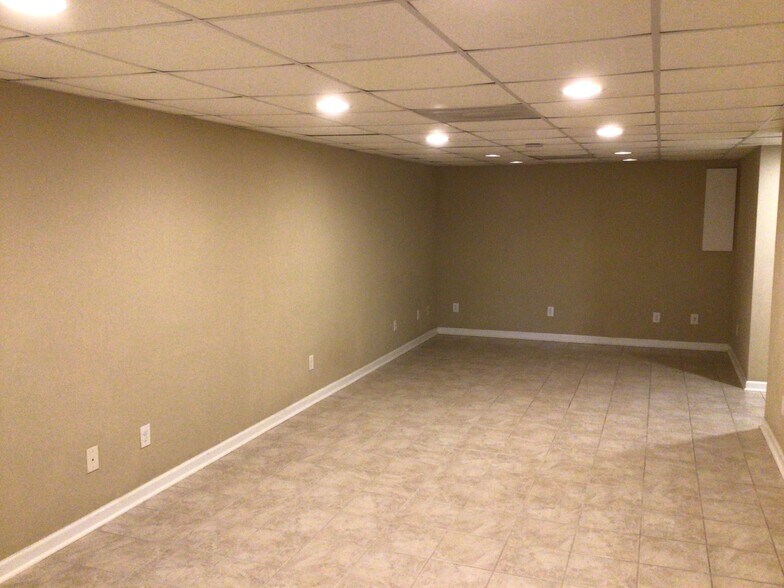 Building Photo - 1143 Sequoia Dr