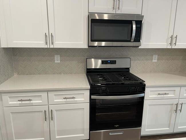 Building Photo - 78 Cedar Ln