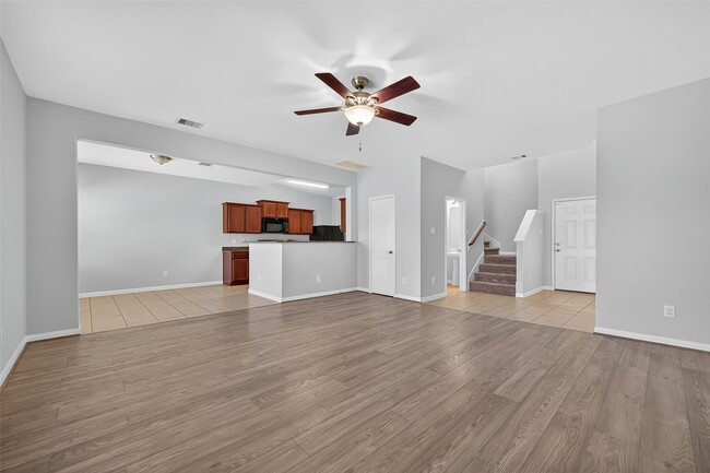 Building Photo - 5119 Harbor Palm Dr