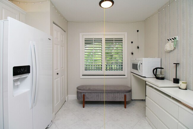 Building Photo - 5767 Deauville Cir