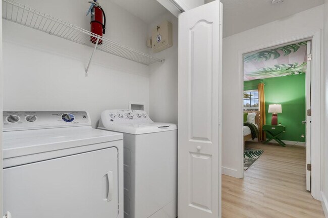 Building Photo - 8883 Candy Palm Rd