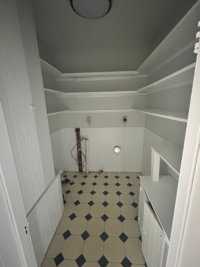 Building Photo - 26 Pearl St