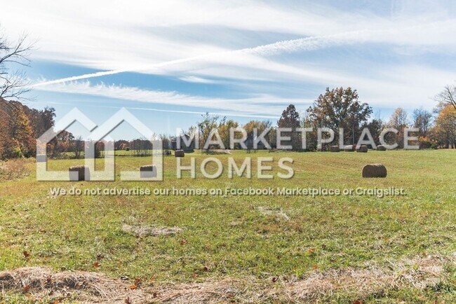 Building Photo - 5202 E State Rd 42