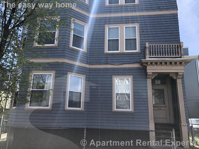 Building Photo - 268 Broadway