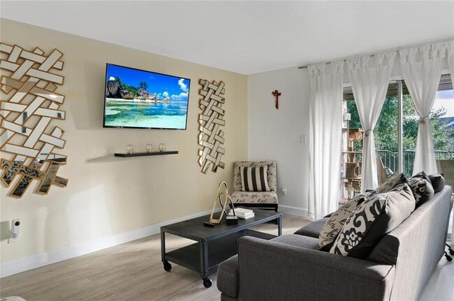 Building Photo - 2022 Ludlow Ln