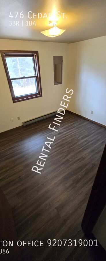 Building Photo - 476 Cedar St